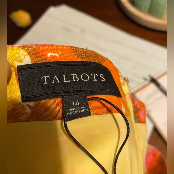 Talbots Flower Pencil Skirt-like new excellent condition - Picture 2 of 3